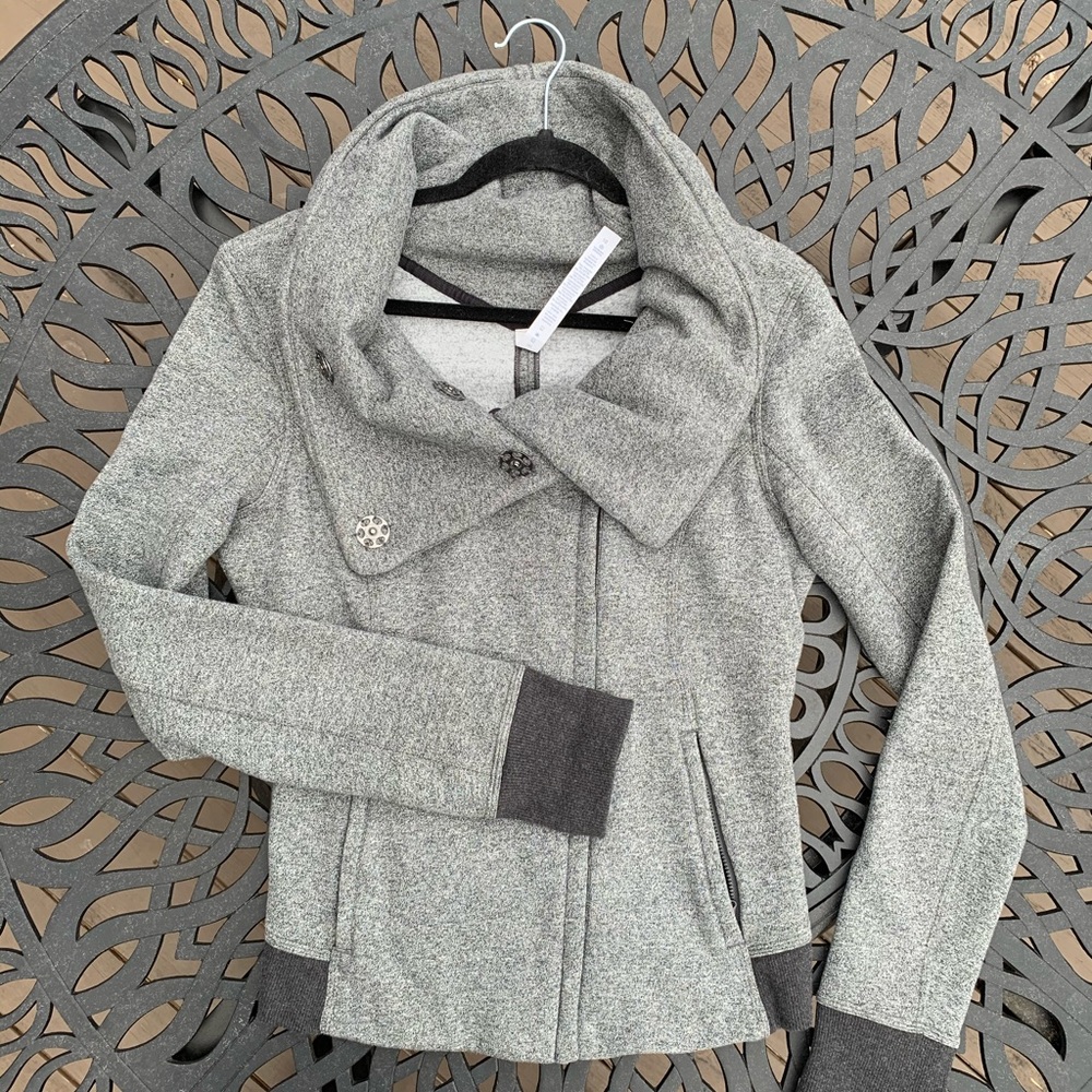 Women’s Lululemon jacket size 10